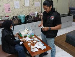 43 Pengunjung Kafe Karaoke Mengikuti Pemeriksaan Urine dari Satresnarkoba Polres Kebumen