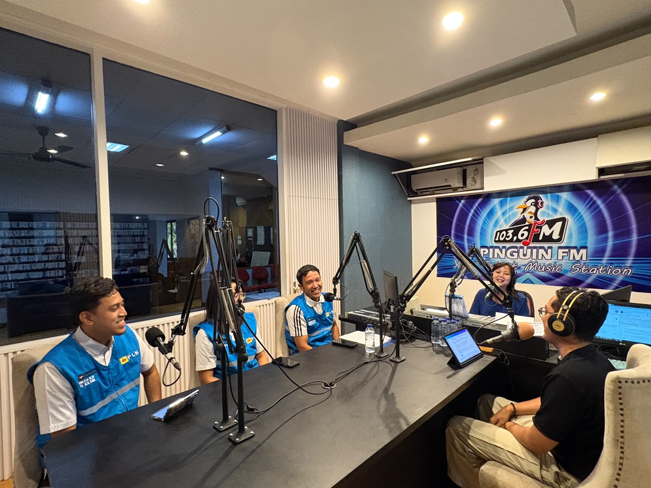 PLN UP2B Bali dan Pinguin Radio Bali Gelar Talkshow “Lebih dari Sekadar Listrik: PLN Hadir untuk Masyarakat"