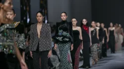 Jakarta Fashion Week 2027 Bidik Pasar Global, Tenun Indonesia Jadi Modal